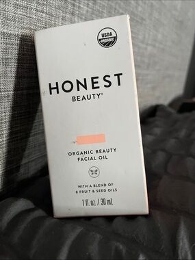 The Honest Company Facial Oil Box - White with Peach Accent